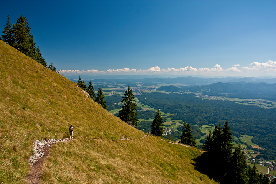 pohodni-tvo-in-gorni-tvo-kri-ka-gora-razi-ite-slovenijo